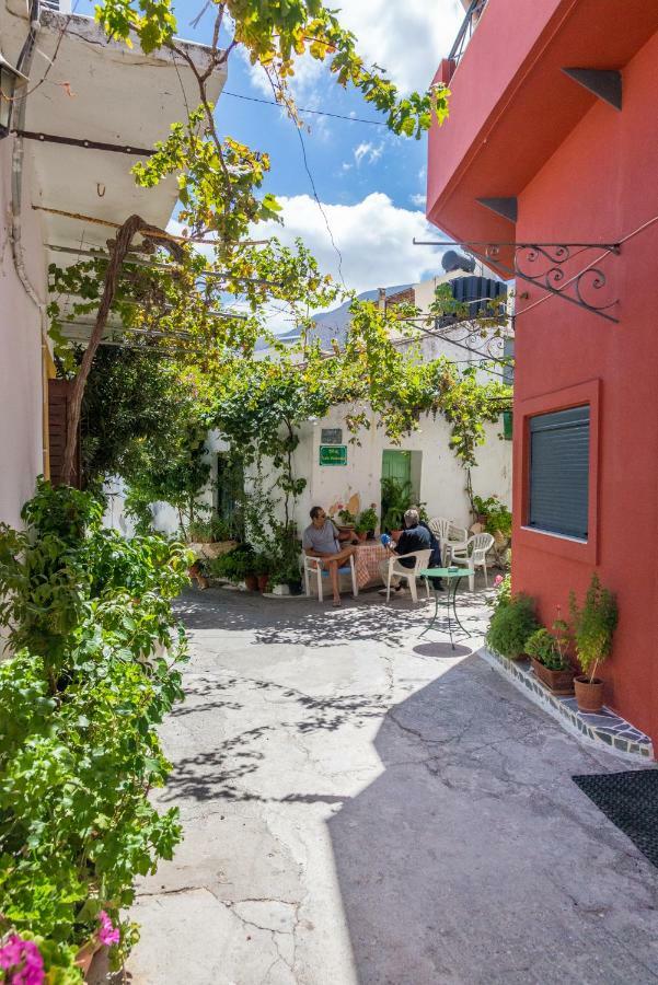 Private Studio In Historic House Lastros Exterior photo
